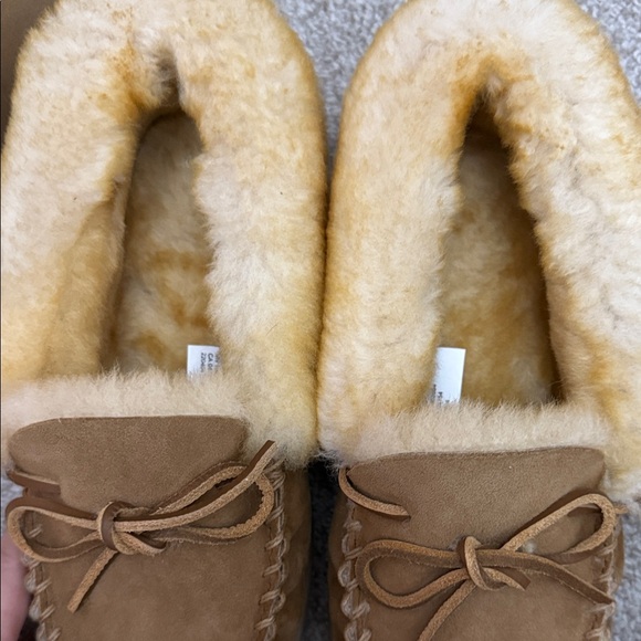 L.L. Bean Tan Shearling Lined Slippers - Picture 3 of 5